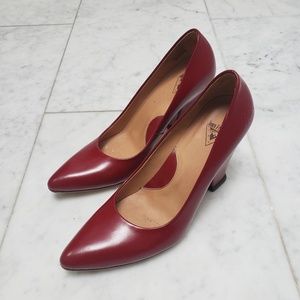 John Fluevog Classic Red Leather Pumps Size 7